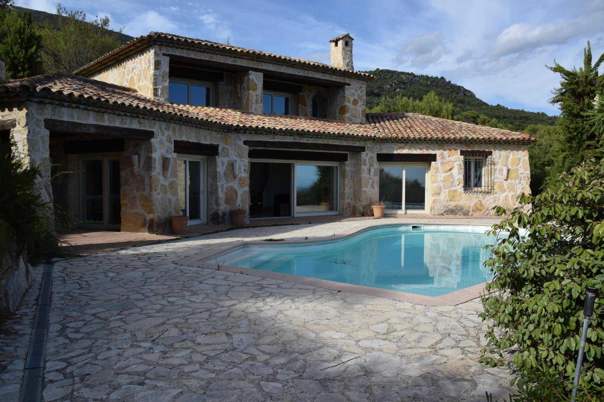 Hus i Tourrettes-sur-Loup, Provence-Alpes-Cote d'Azur 10029667