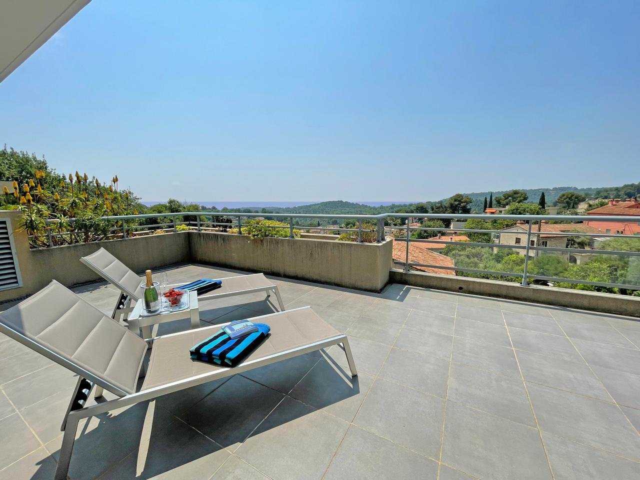 Condomínio no Vence, Provence-Alpes-Cote d'Azur 10029695