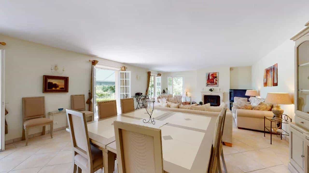 Rumah di Callian, Provence-Alpes-Cote d'Azur 10029704