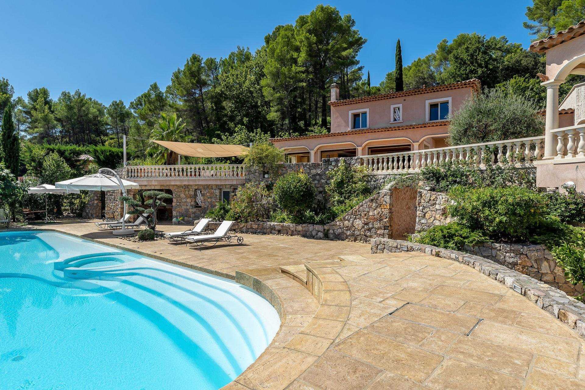 Hus i Seillans, Provence-Alpes-Cote d'Azur 10029706