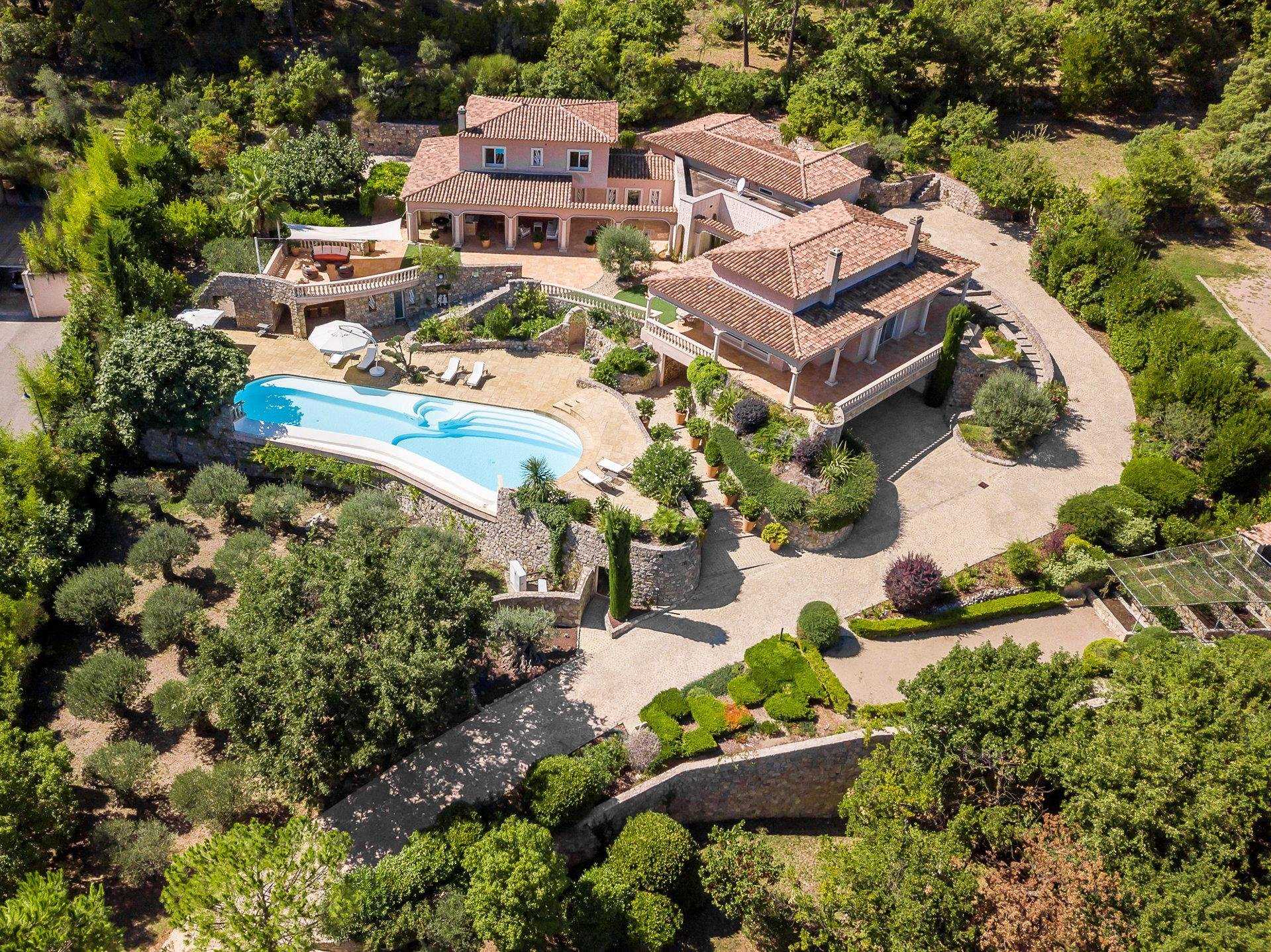 Rumah di Seillan, Provence-Alpes-Cote d'Azur 10029706
