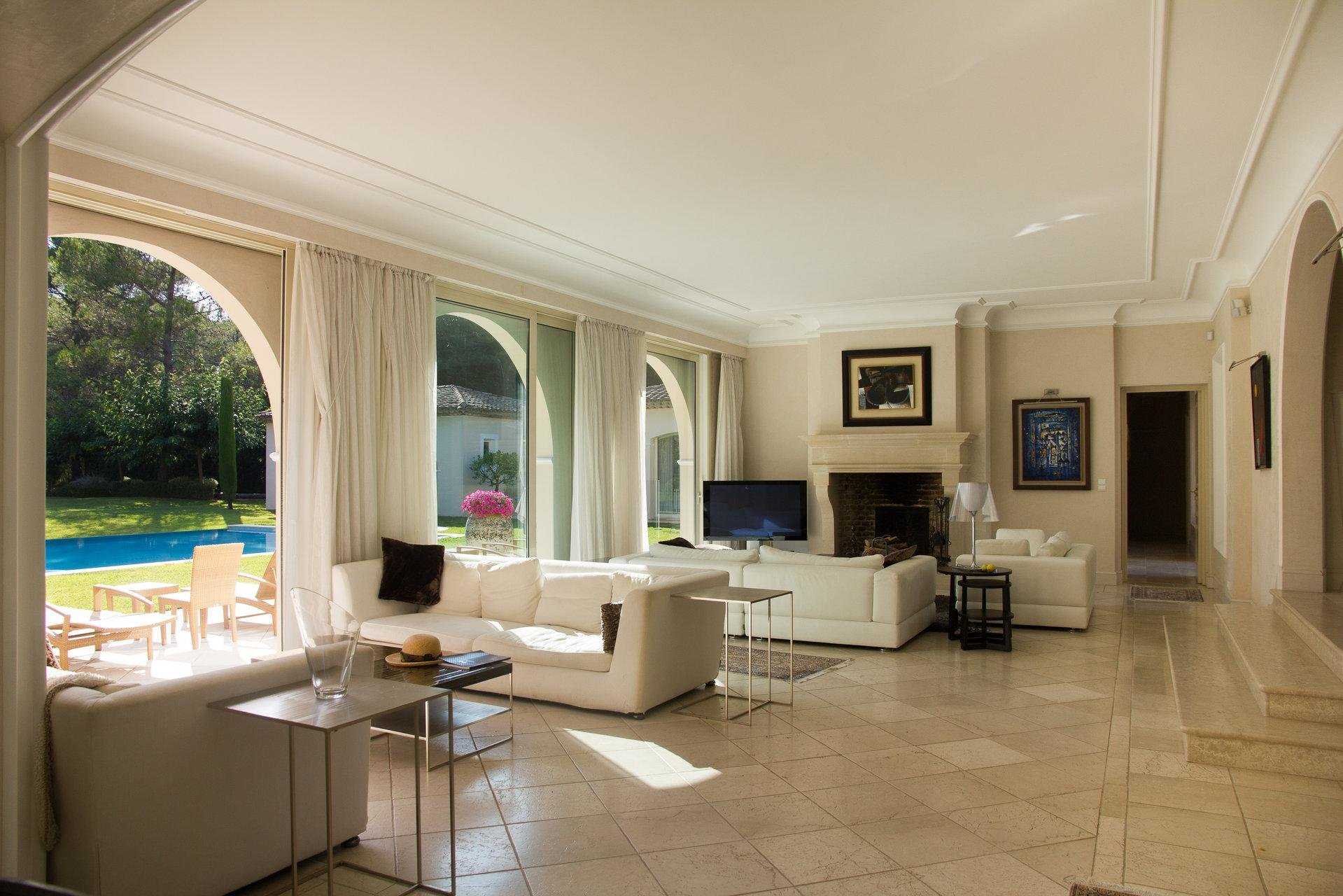 Condominium in Mougins, Provence-Alpes-Cote d'Azur 10029713