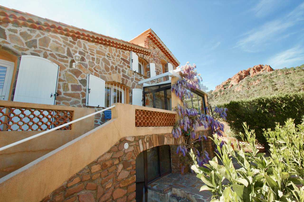 房子 在 Spacious Villa With Separate Guest House On The Mediterranean And Esterel Mountains,  10029722
