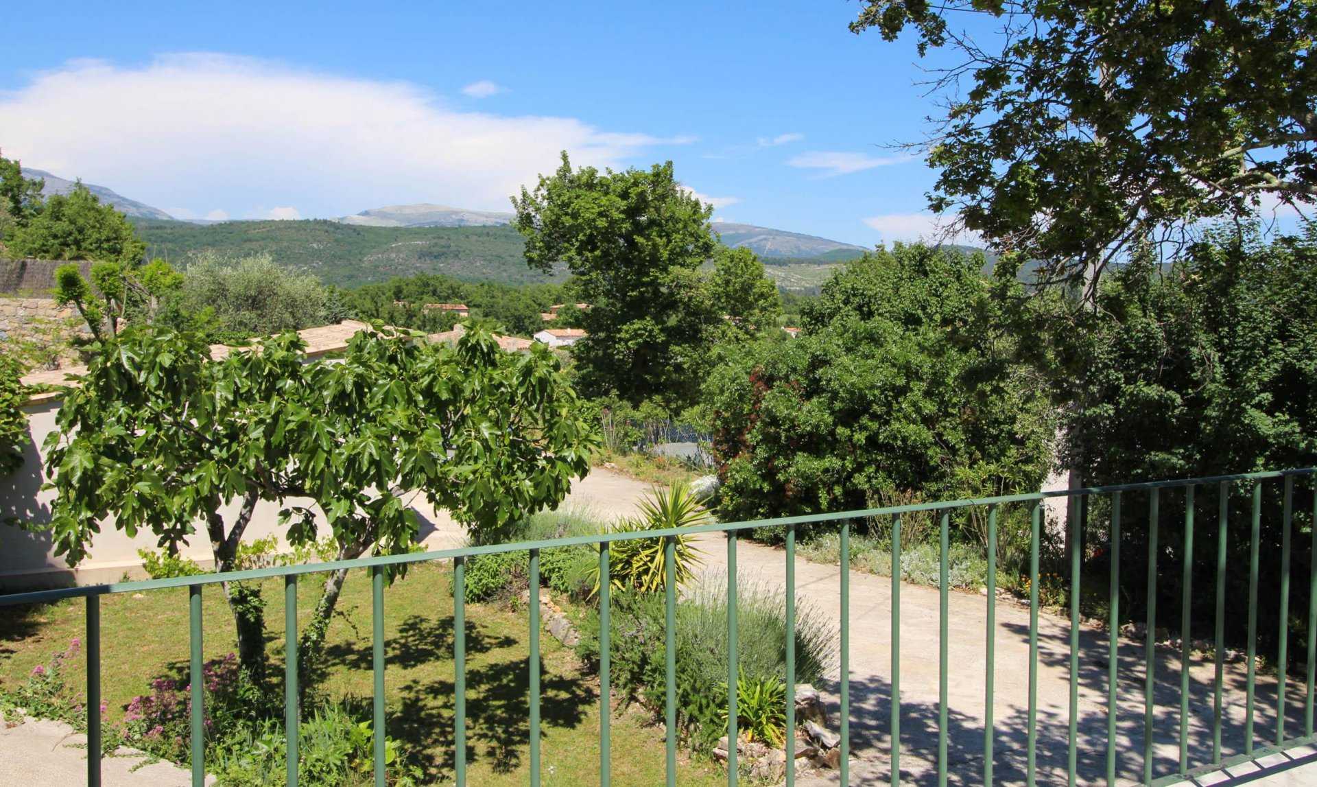 קוֹנדוֹמִינִיוֹן ב Saint-Cezaire-Sur-Siagne, Provence-Alpes-Cote d'Azur 10029779