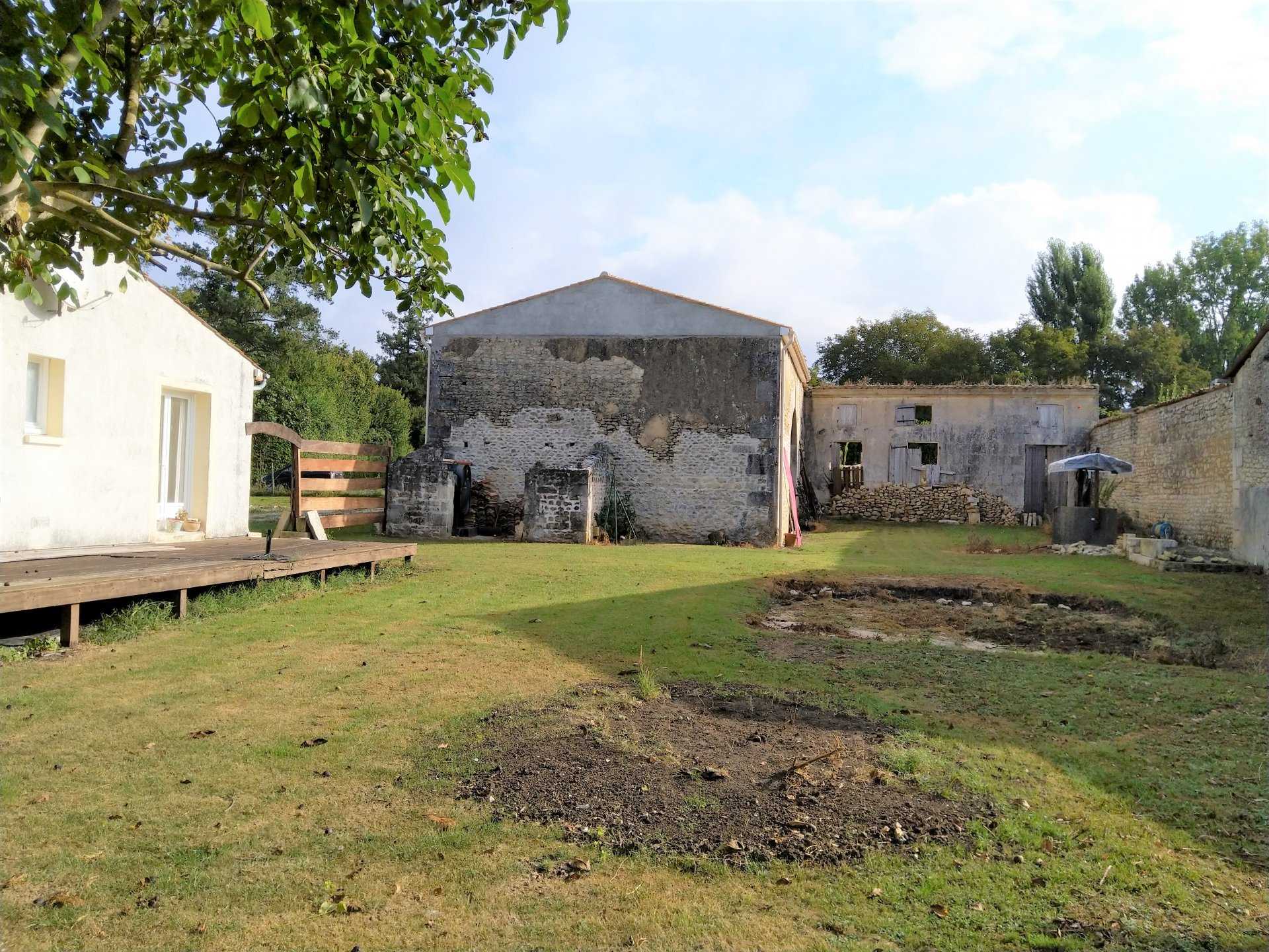 casa en Saint-Genis-De-Saintonge, Poitou-Charentes 10029867