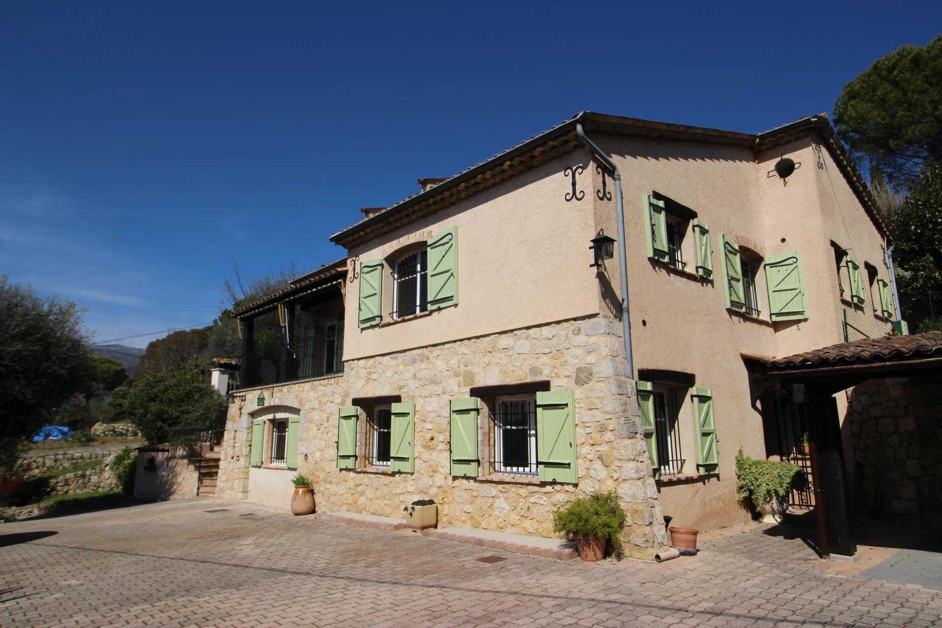 casa en Grasse, Provenza-Alpes-Costa Azul 10029880