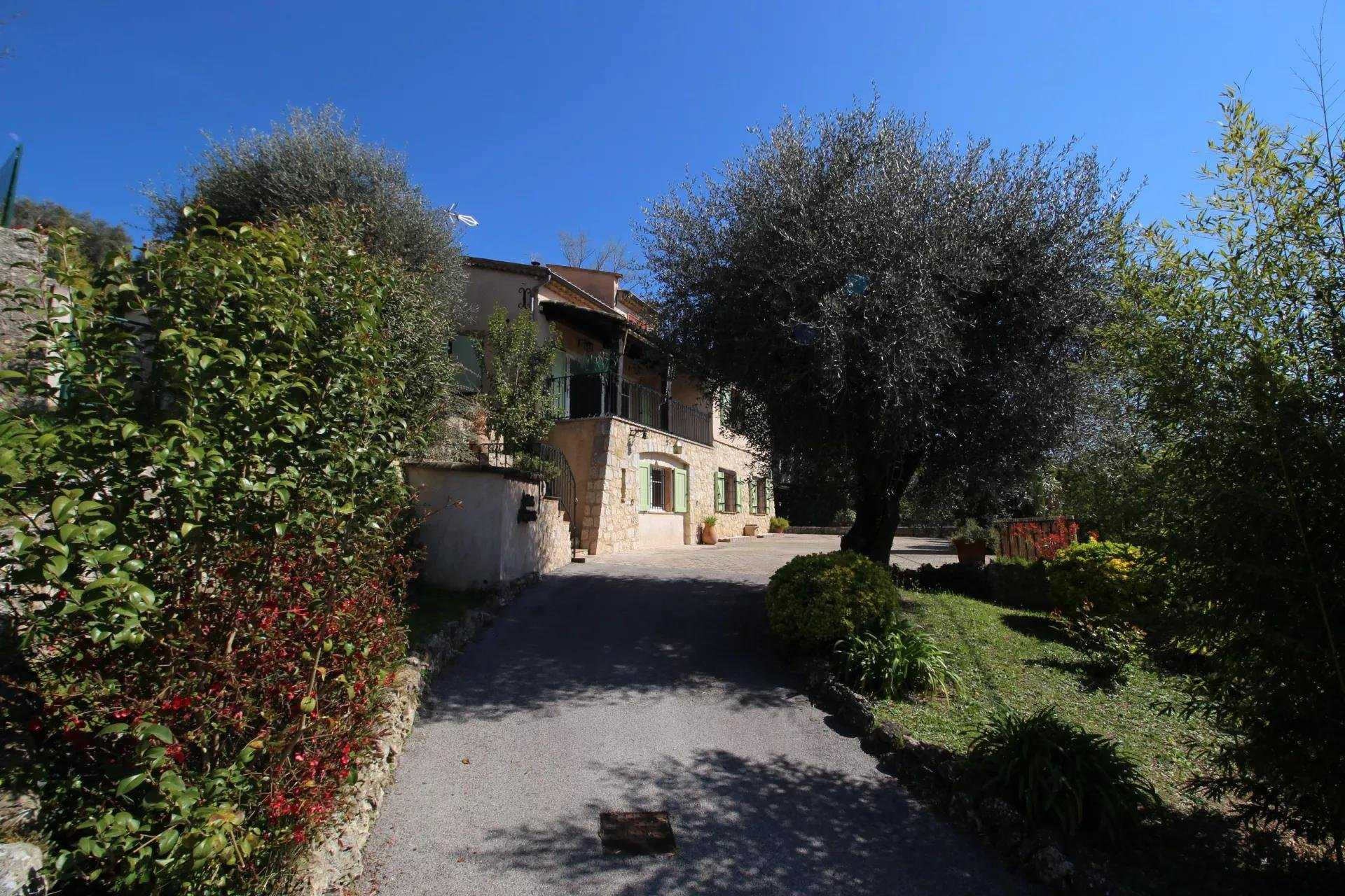 House in Grasse, Provence-Alpes-Cote d'Azur 10029880