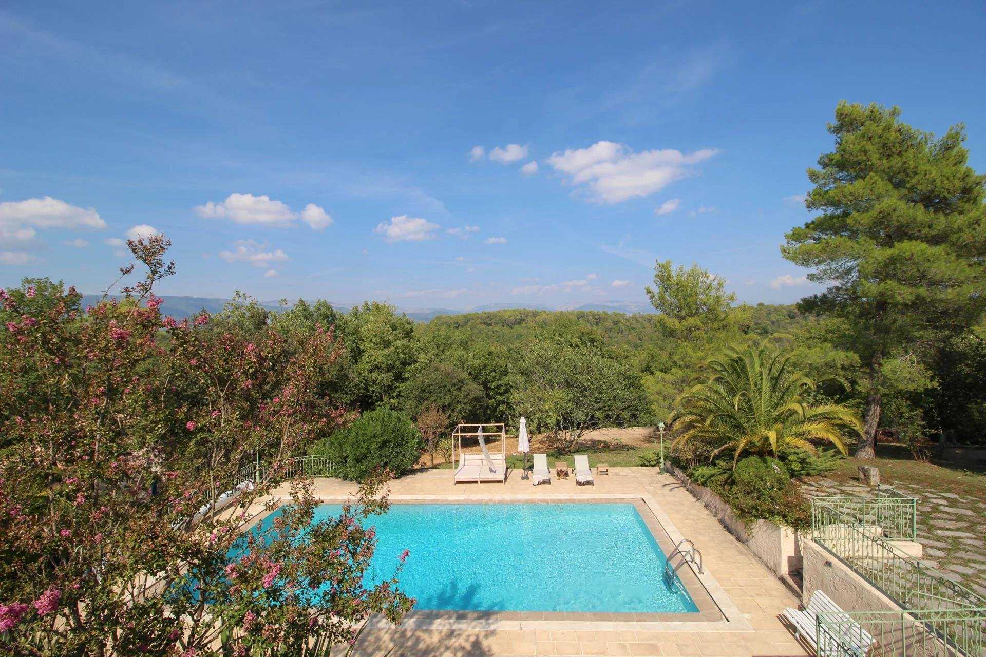 Condominium in Saint-Paul-en-Foret, Provence-Alpes-Cote d'Azur 10029906