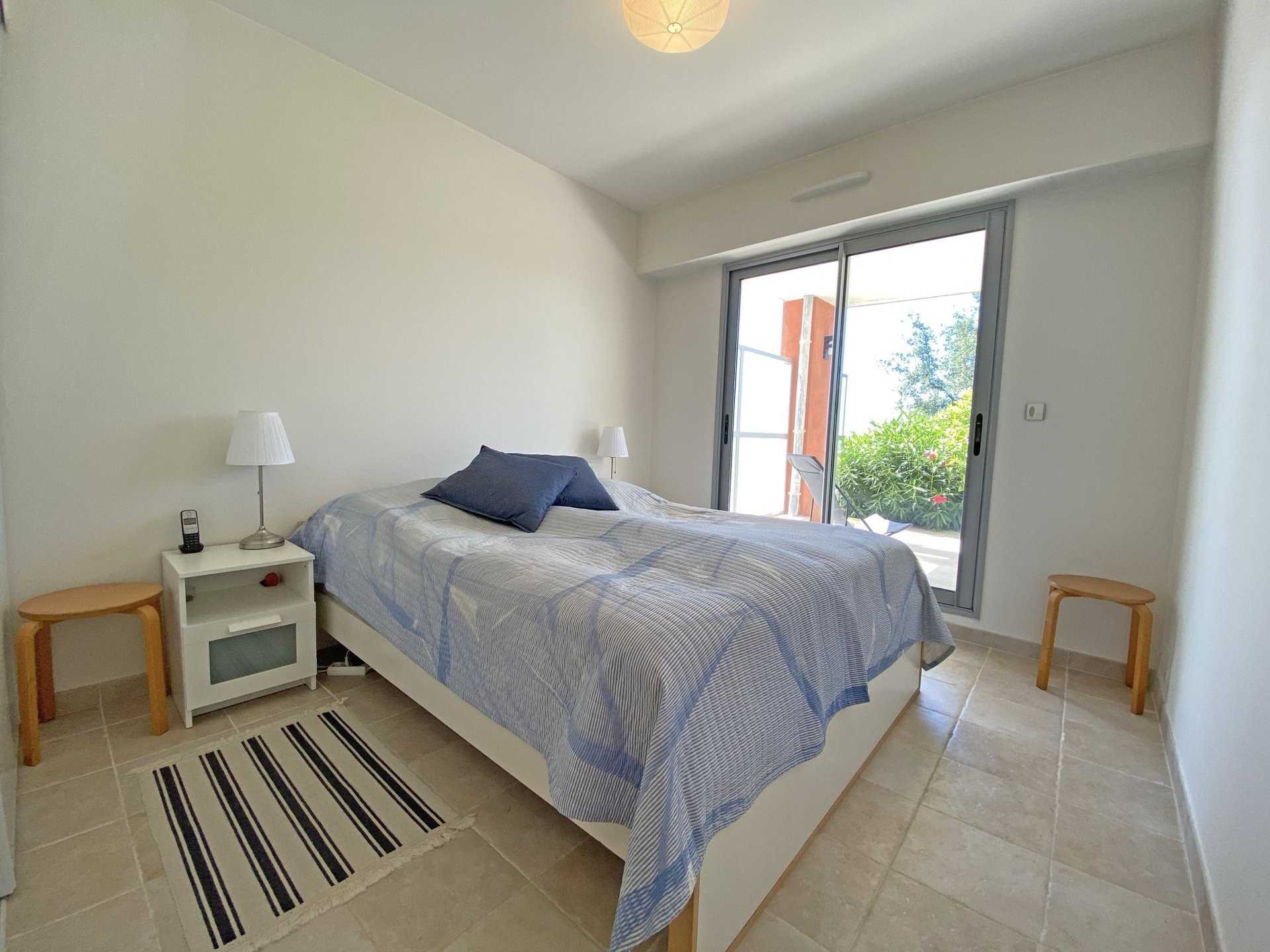 公寓 在 Vence, Provence-Alpes-Cote d'Azur 10029951