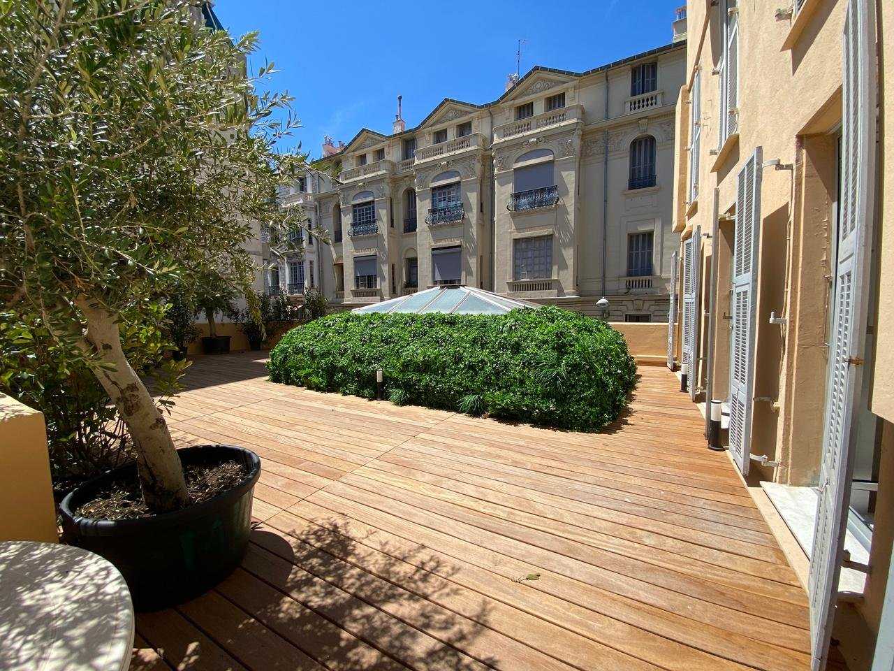 Condominium dans Bon, Provence-Alpes-Côte d'Azur 10029959