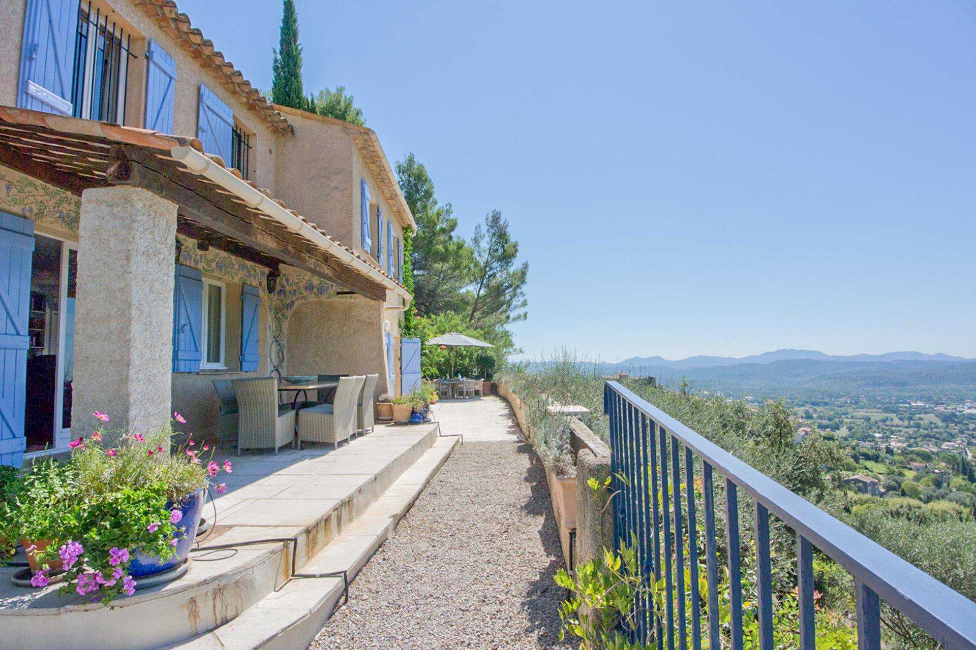 Ejerlejlighed i Callian, Provence-Alpes-Cote d'Azur 10029988