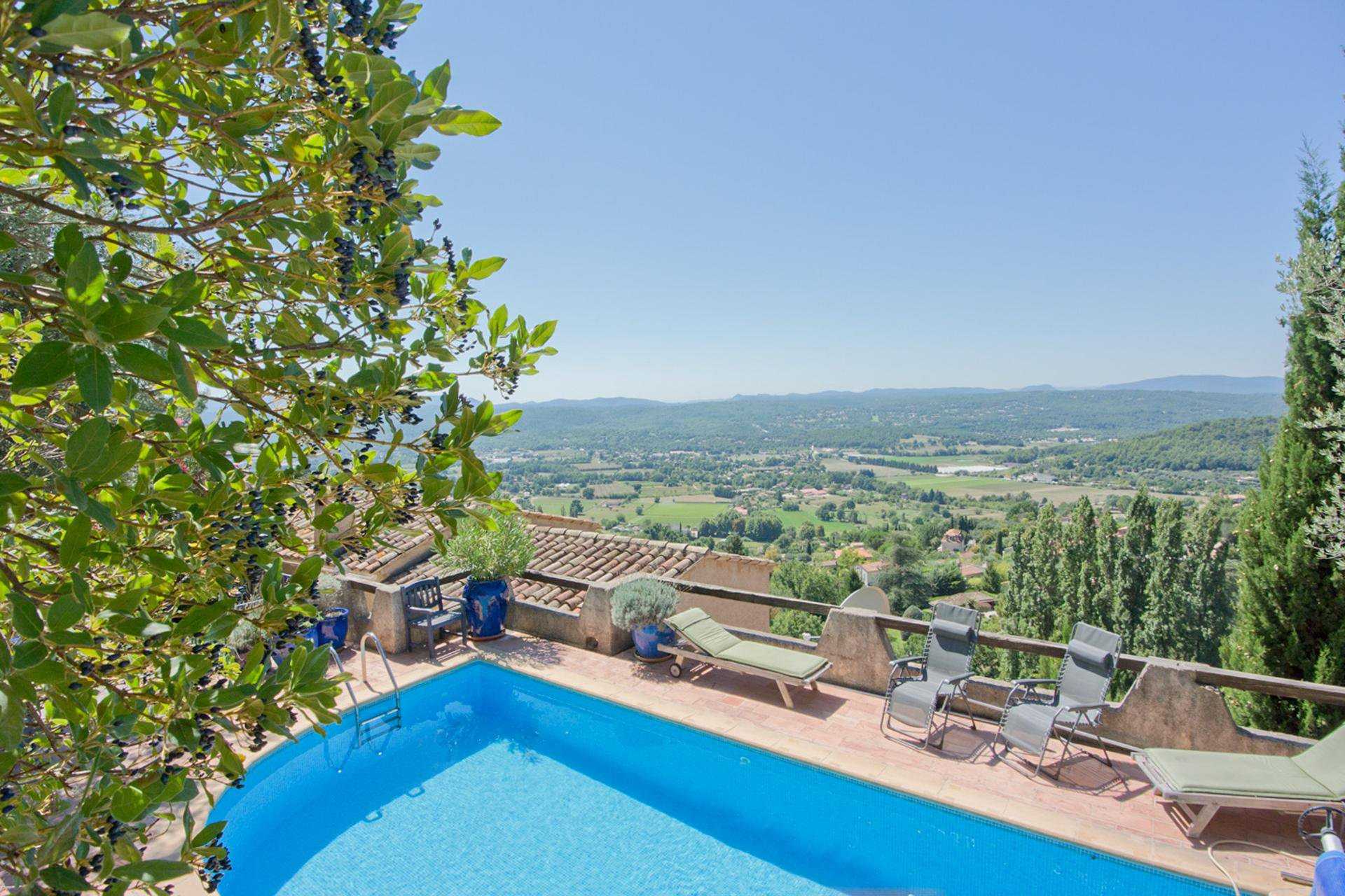 Condominium in Callian, Provence-Alpes-Cote d'Azur 10029988