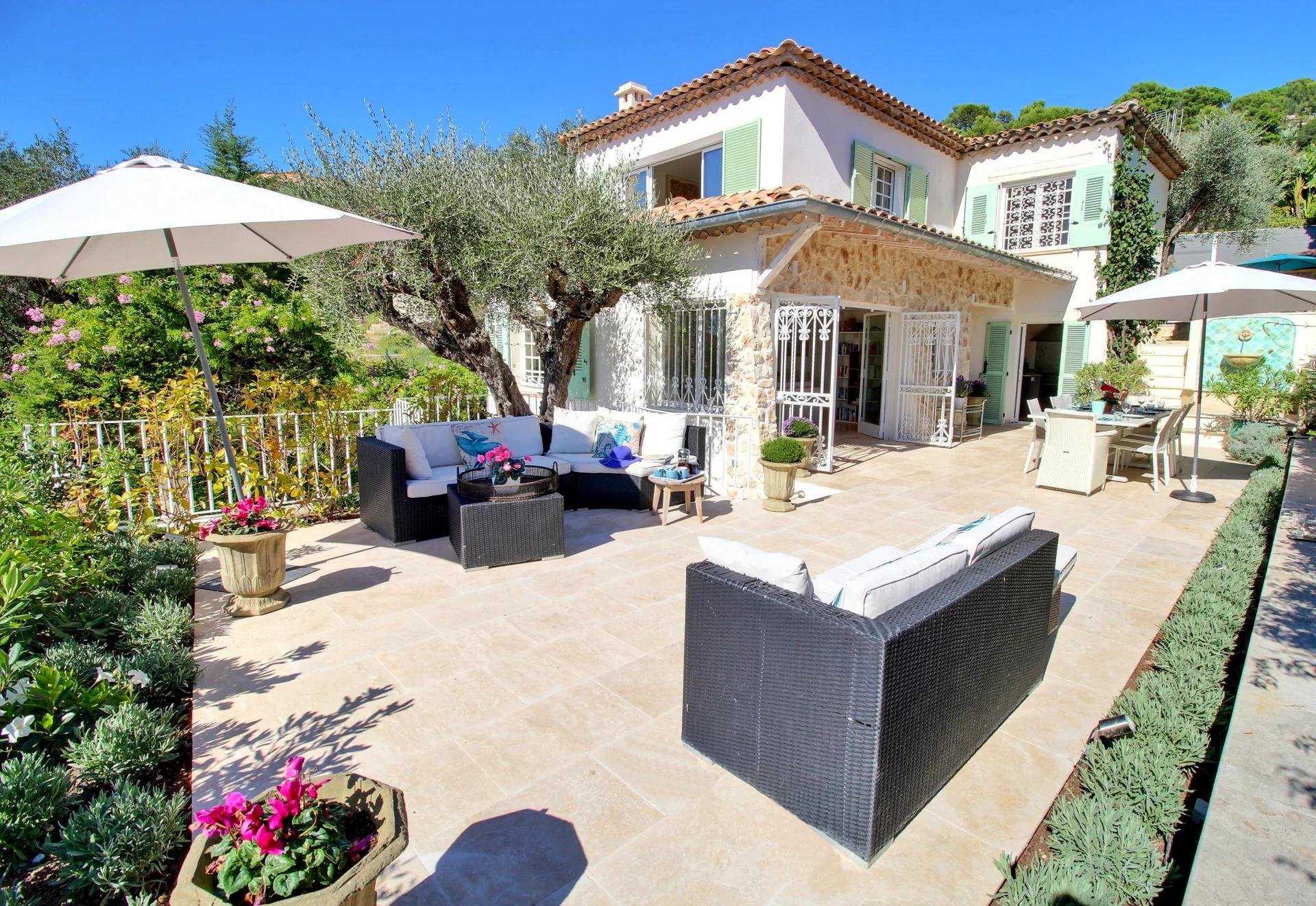 Rumah di Le Cannet, Provence-Alpes-Cote d'Azur 10030005