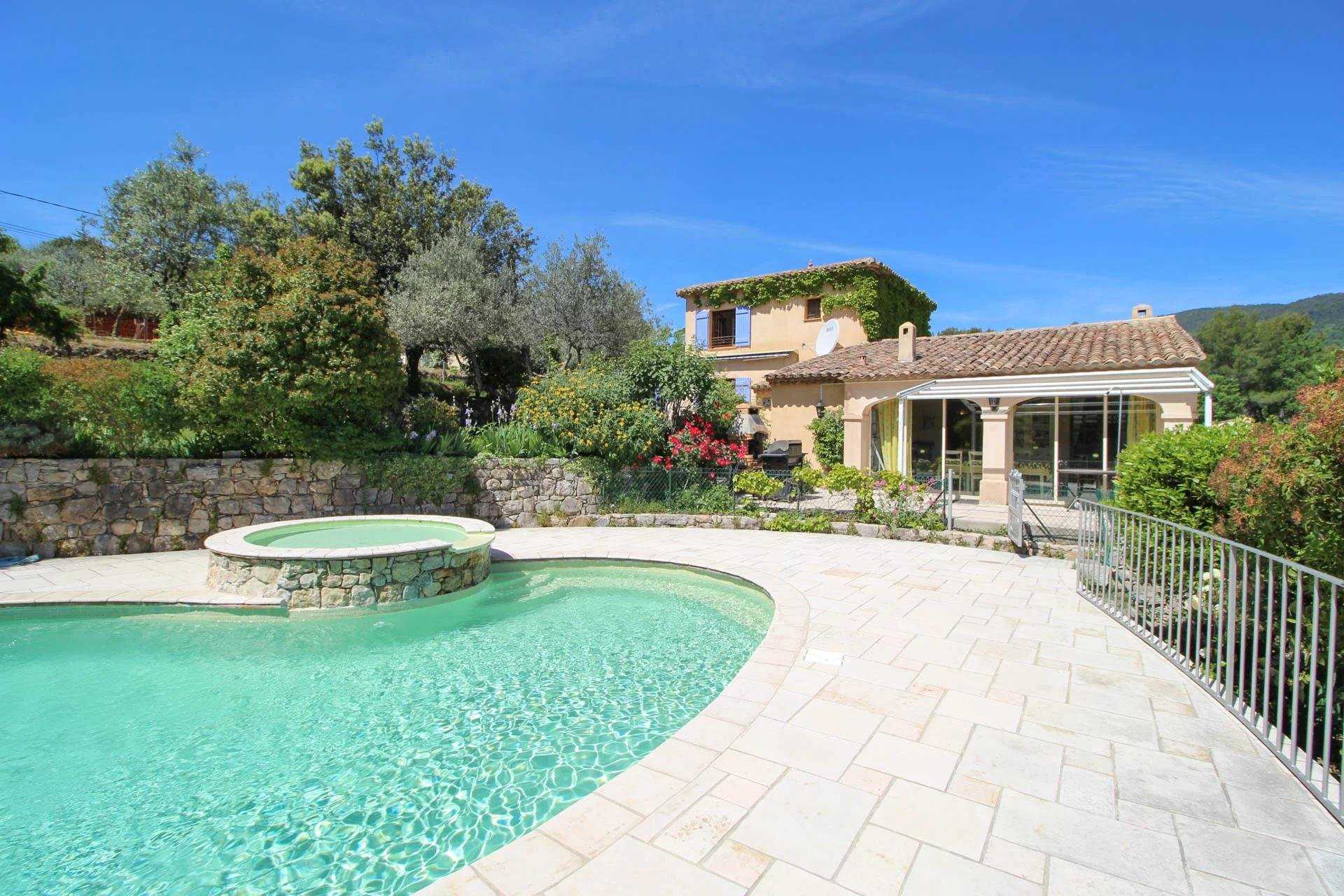 Hus i Seillans, Provence-Alpes-Cote d'Azur 10030038