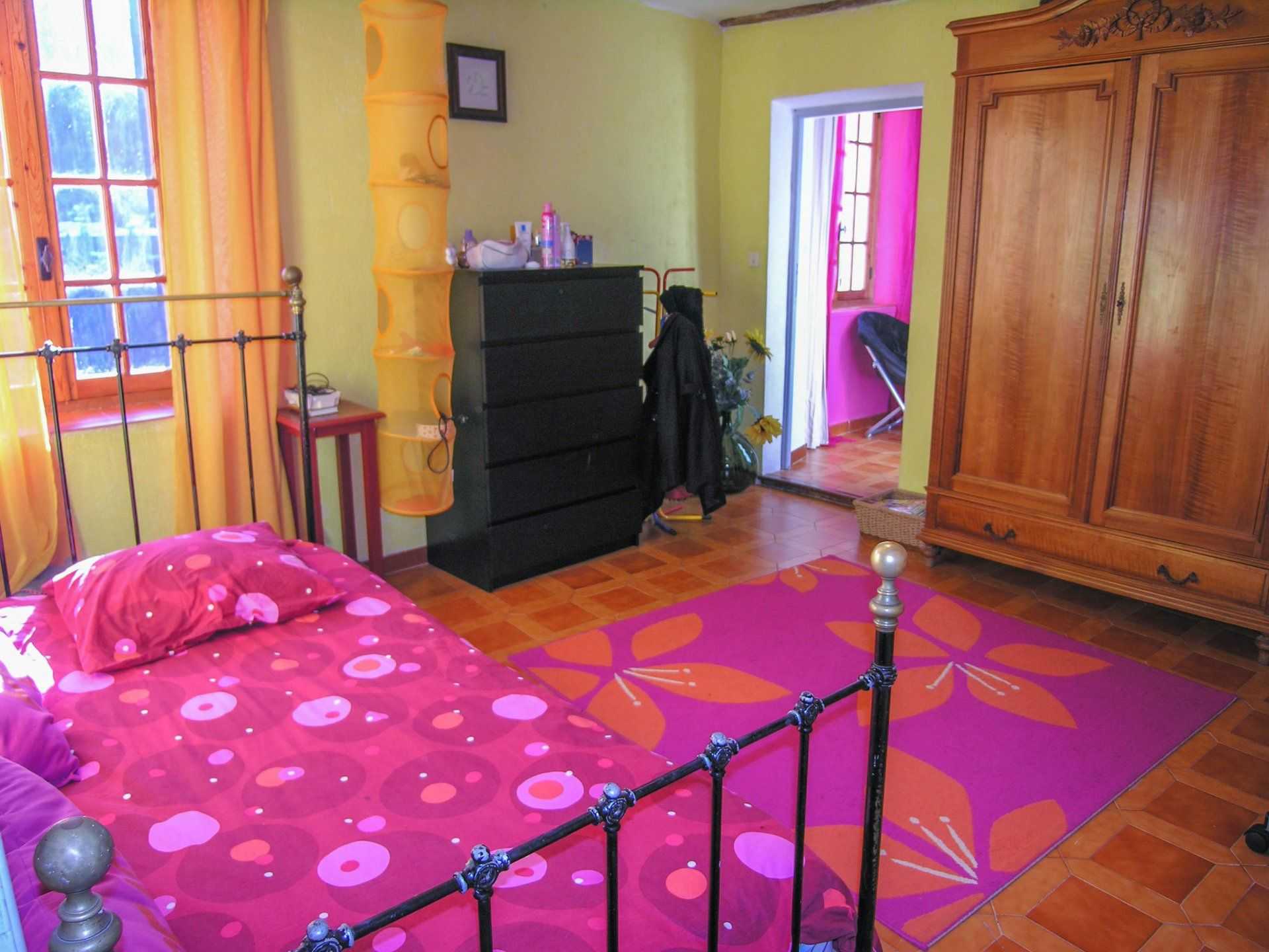 casa no Le Broc, Provence-Alpes-Cote d'Azur 10030067