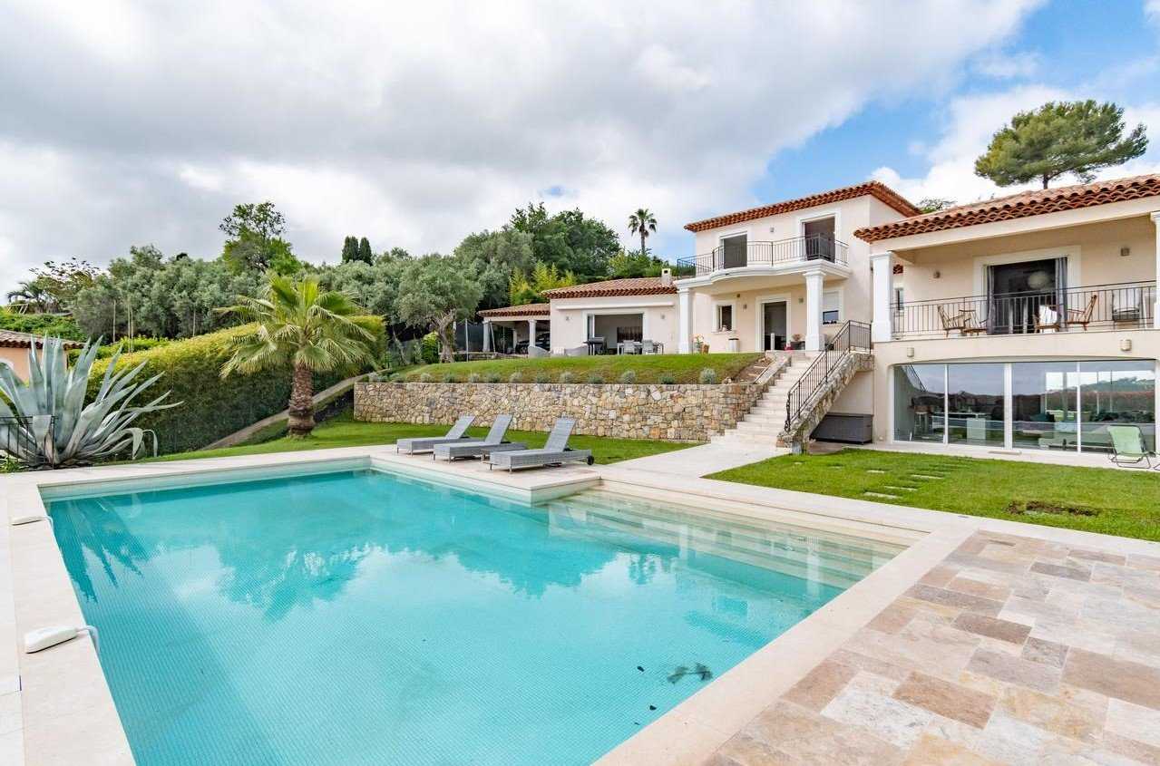 Condominium in Valbonne, Provence-Alpes-Cote d'Azur 10030111