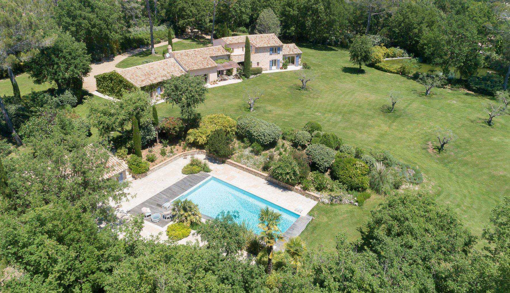 Condominium dans Tourrettes, Provence-Alpes-Cote d'Azur 10030131