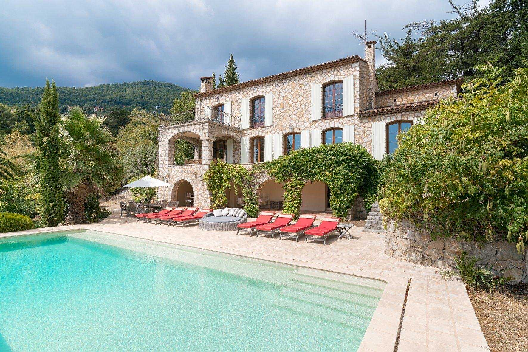 Talo sisään Grasse, Provence-Alpes-Cote d'Azur 10030136