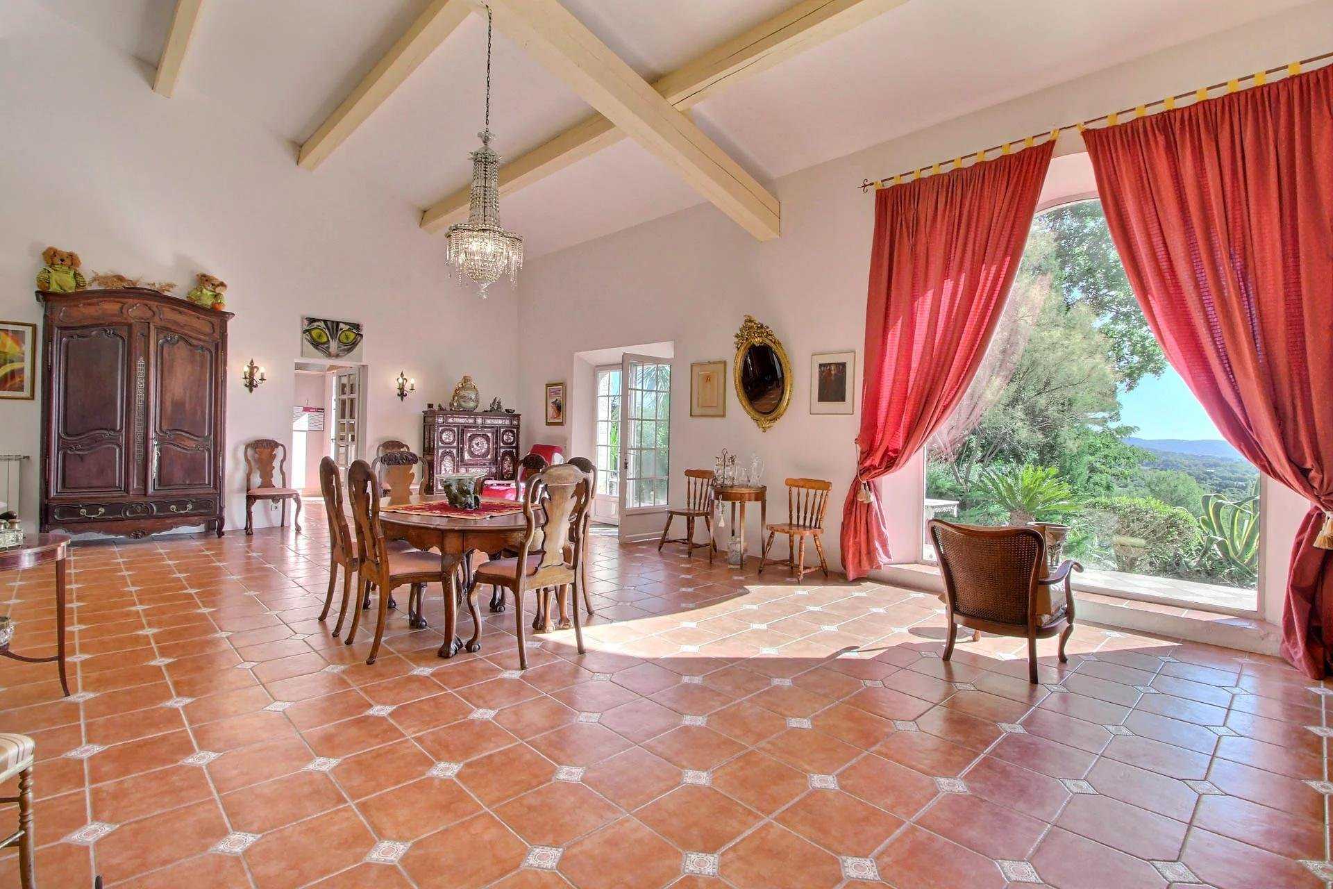 Huis in Fayence, Provence-Alpes-Côte d'Azur 10030185