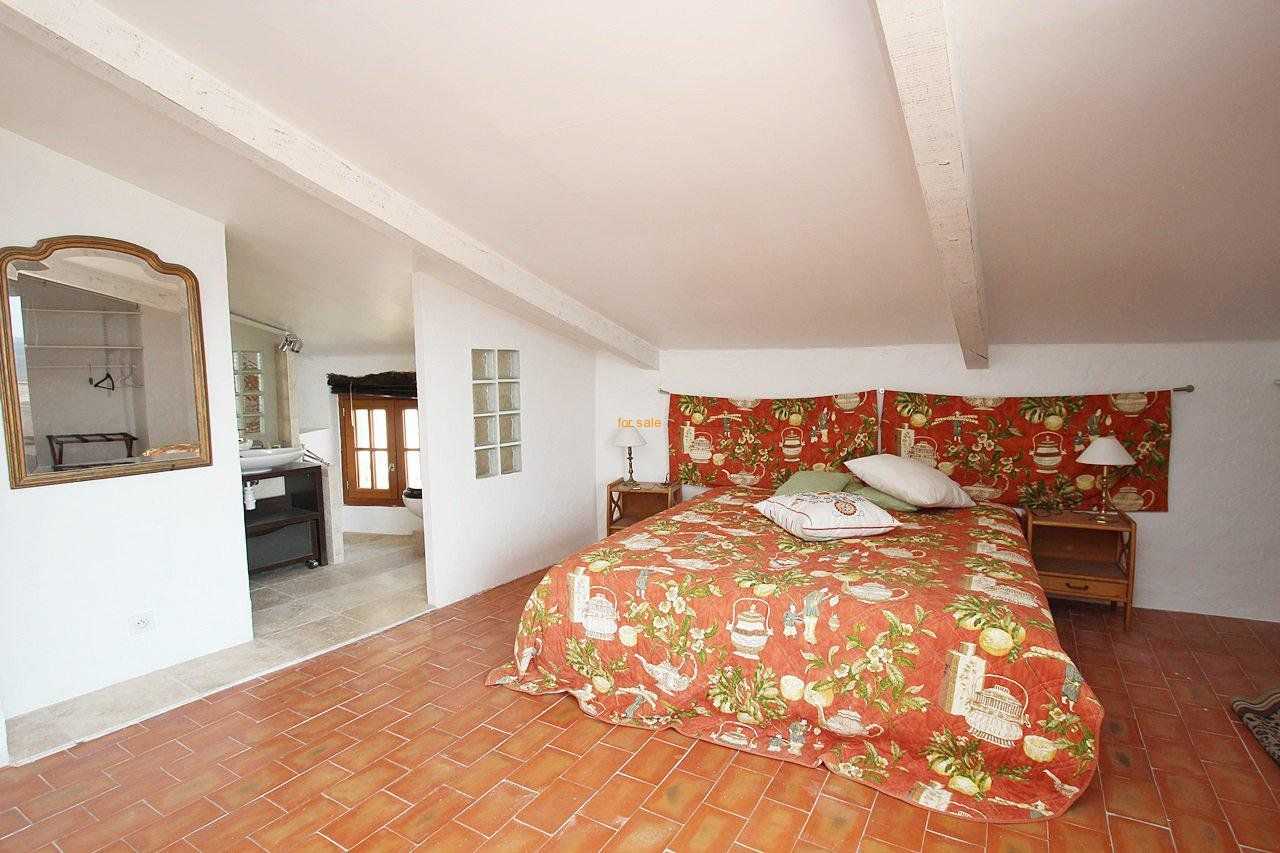 rumah dalam Callian, Provence-Alpes-Cote d'Azur 10030218