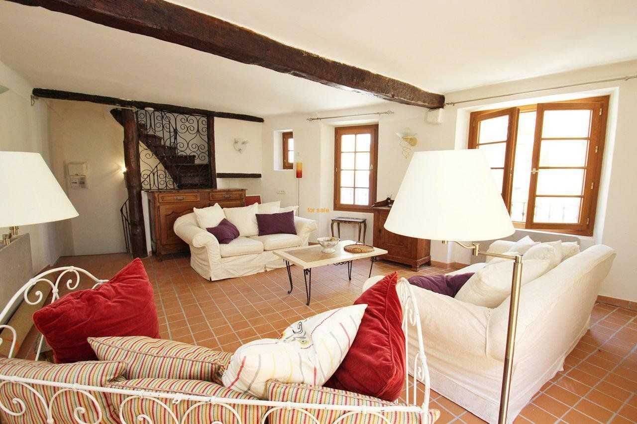 σπίτι σε Callian, Provence-Alpes-Cote d'Azur 10030218