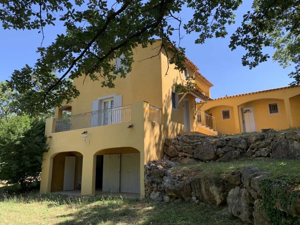 casa en Seillans, Provence-Alpes-Cote d'Azur 10030225