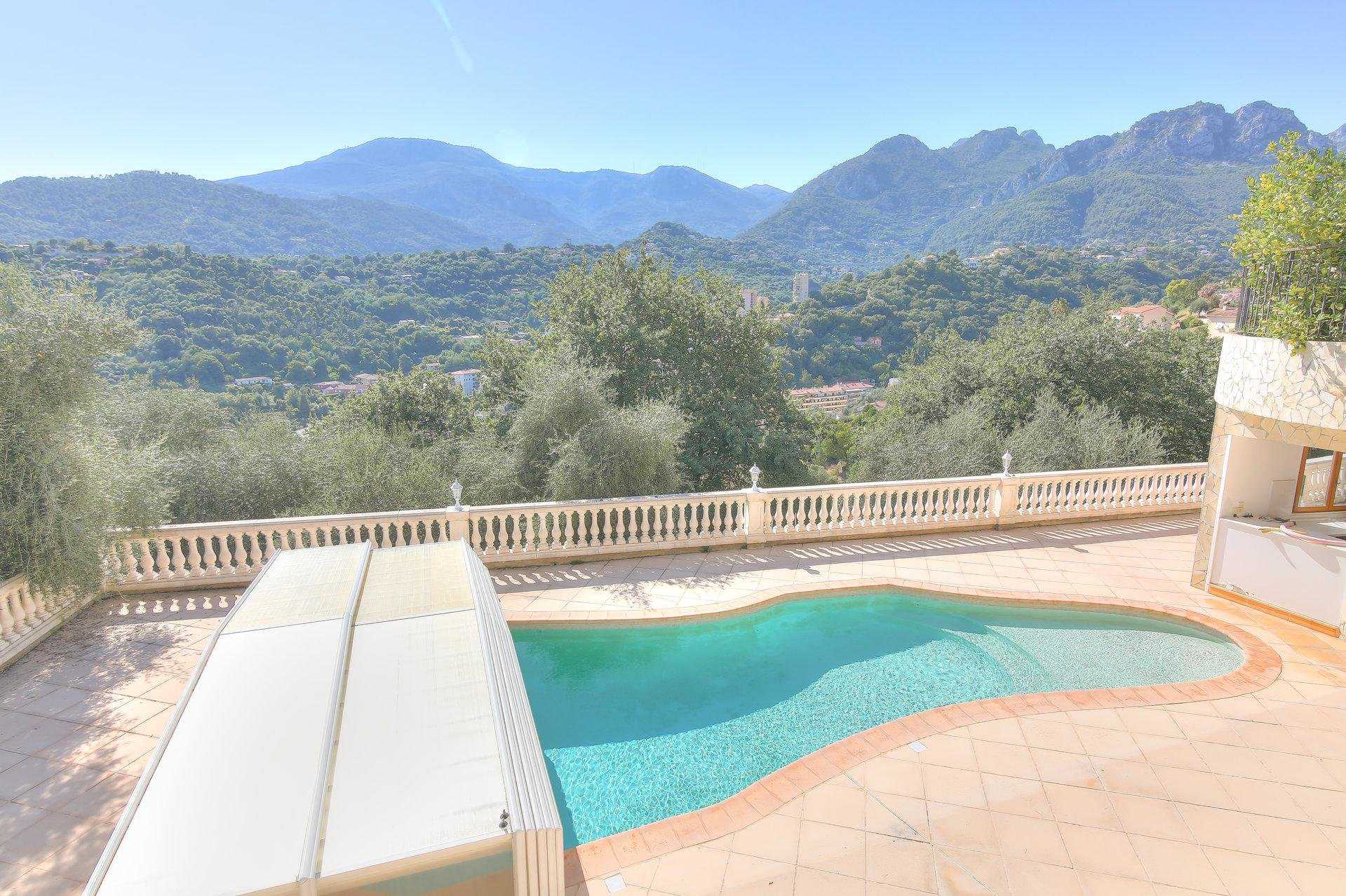 Talo sisään Menton, Provence-Alpes-Cote d'Azur 10030231