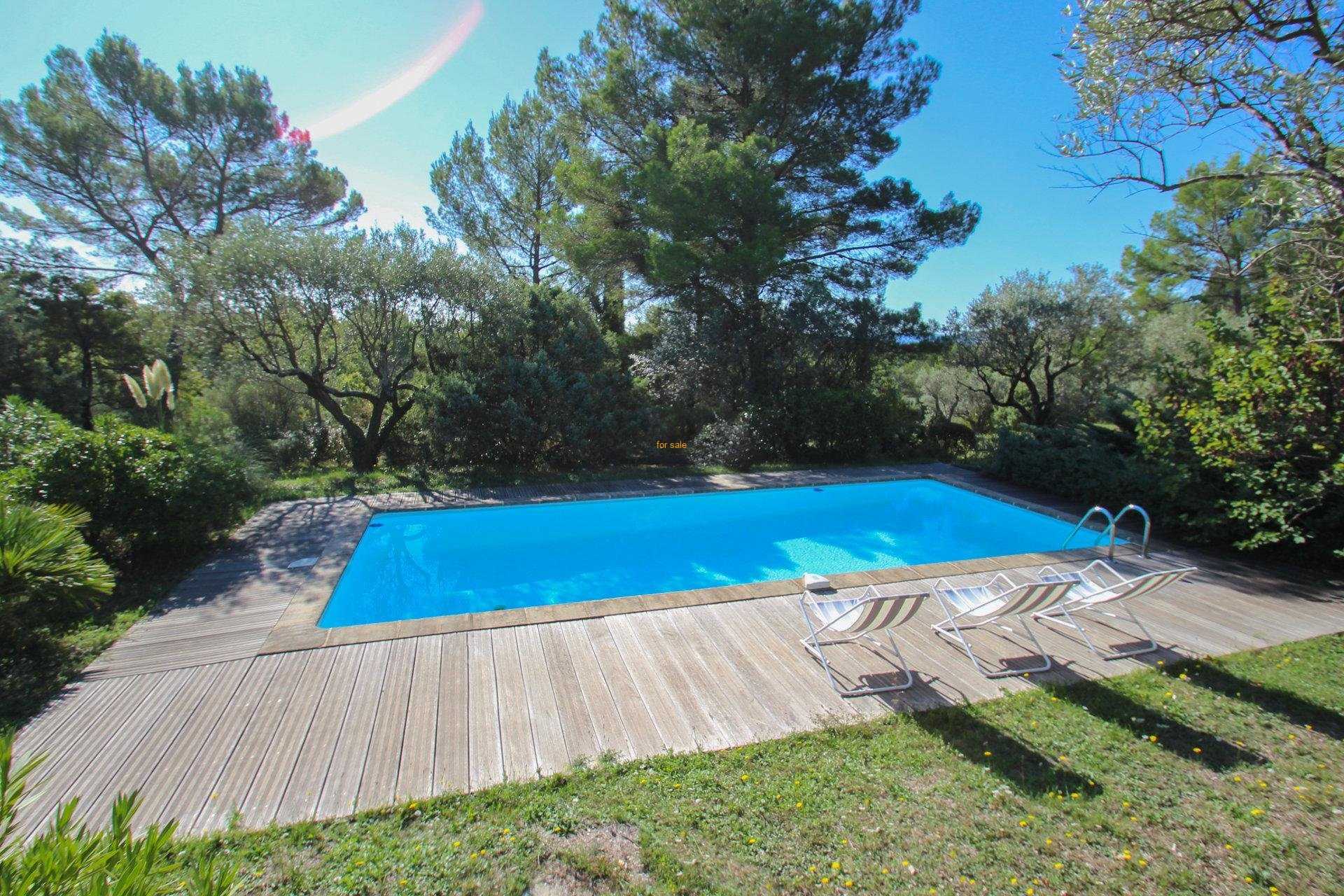 Huis in Fayence, Provence-Alpes-Cote d'Azur 10030238