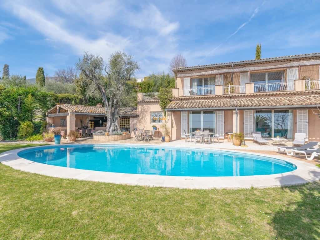 жилой дом в Tourrettes-Sur-Loup, Provence-Alpes-Cote d'Azur 10030241