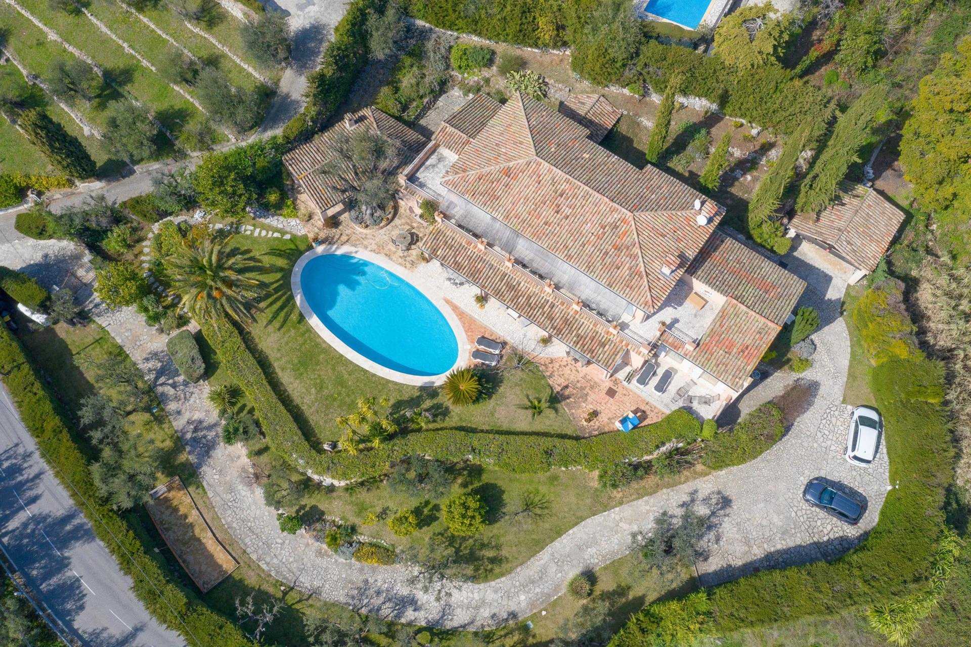 casa en Tourrettes-Sur-Loup, Provence-Alpes-Cote d'Azur 10030241
