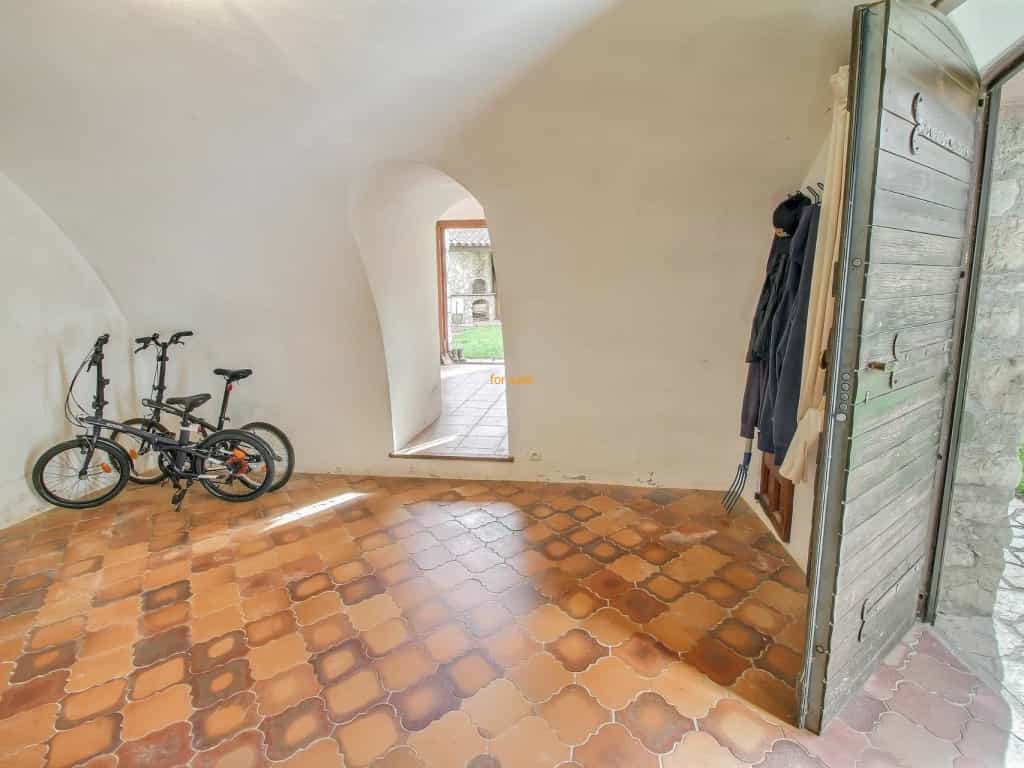 房子 在 Sospel, Provence-Alpes-Cote d'Azur 10030259