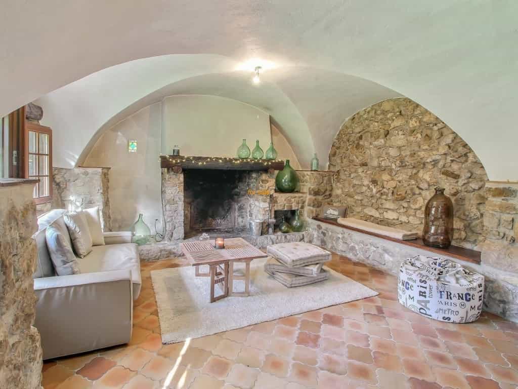 Hus i Sainte-Agnes, Provence-Alpes-Cote d'Azur 10030259