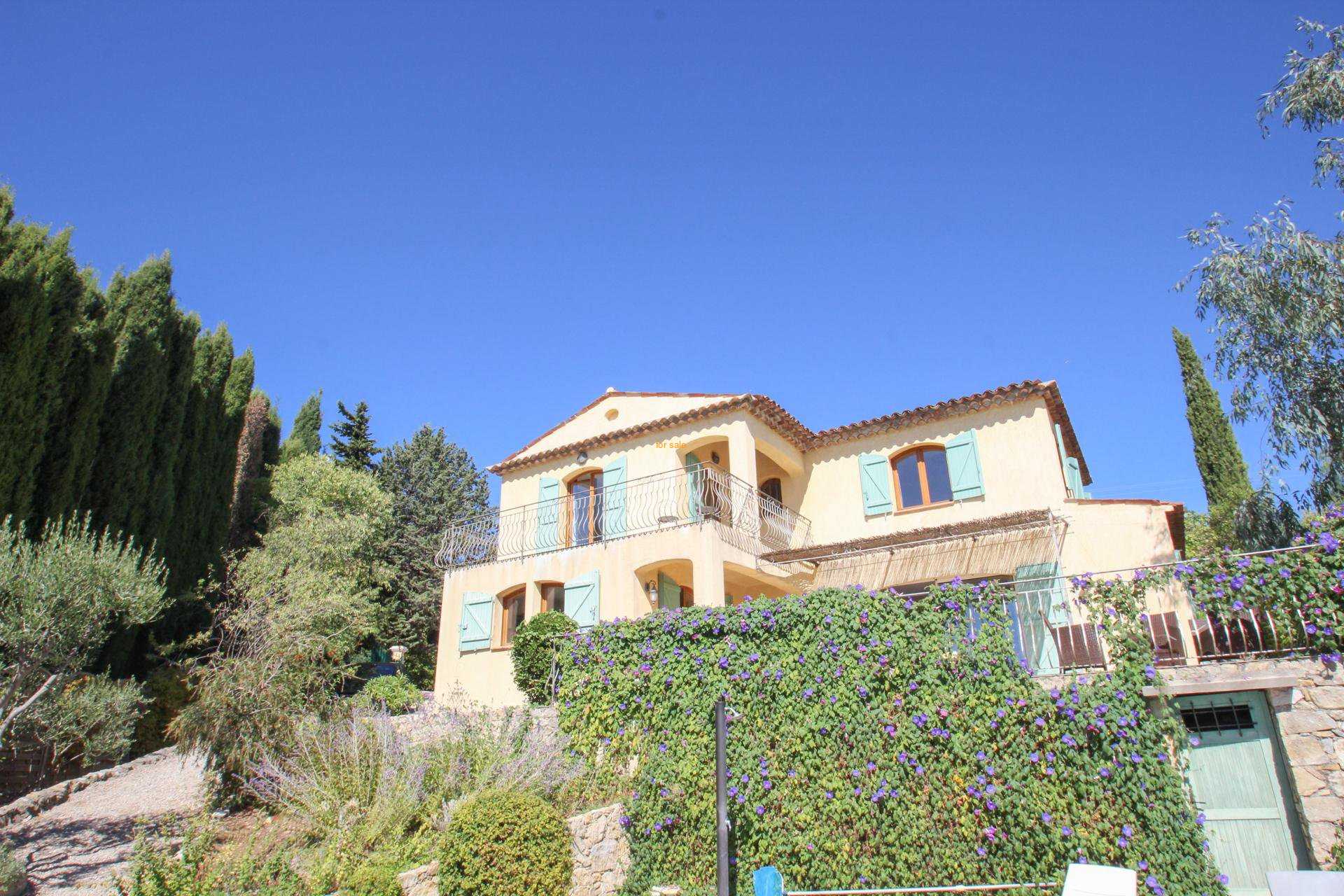Talo sisään Fayence, Provence-Alpes-Cote d'Azur 10030274