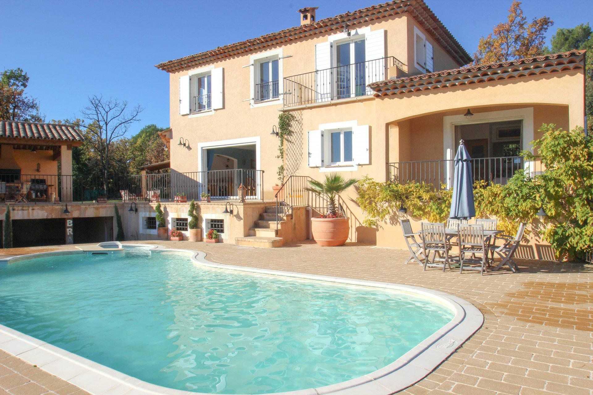 Rumah di Fayence, Provence-Alpes-Cote d'Azur 10030277