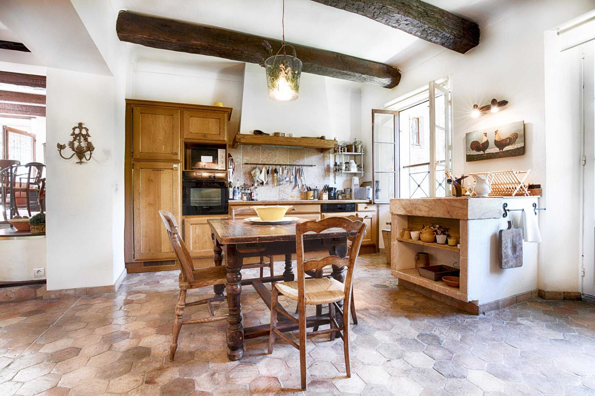 Dom w Grasse St Francois, Provence-Alpes-Cote d'Azur 10030289
