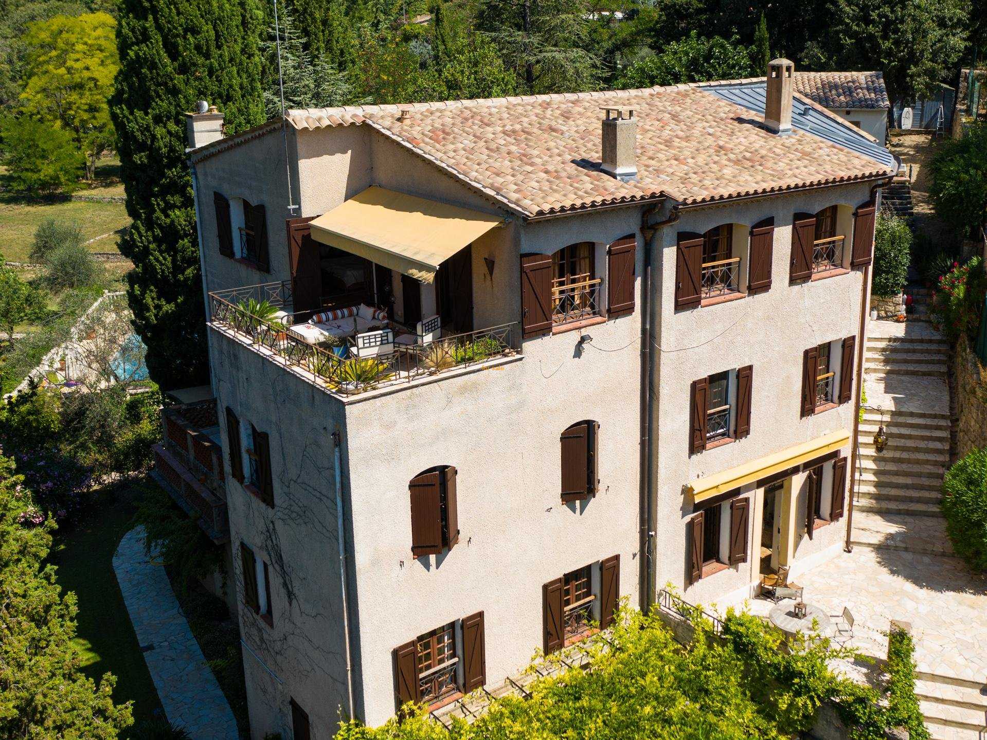 Hus i Grasse, Provence-Alpes-Cote d'Azur 10030289