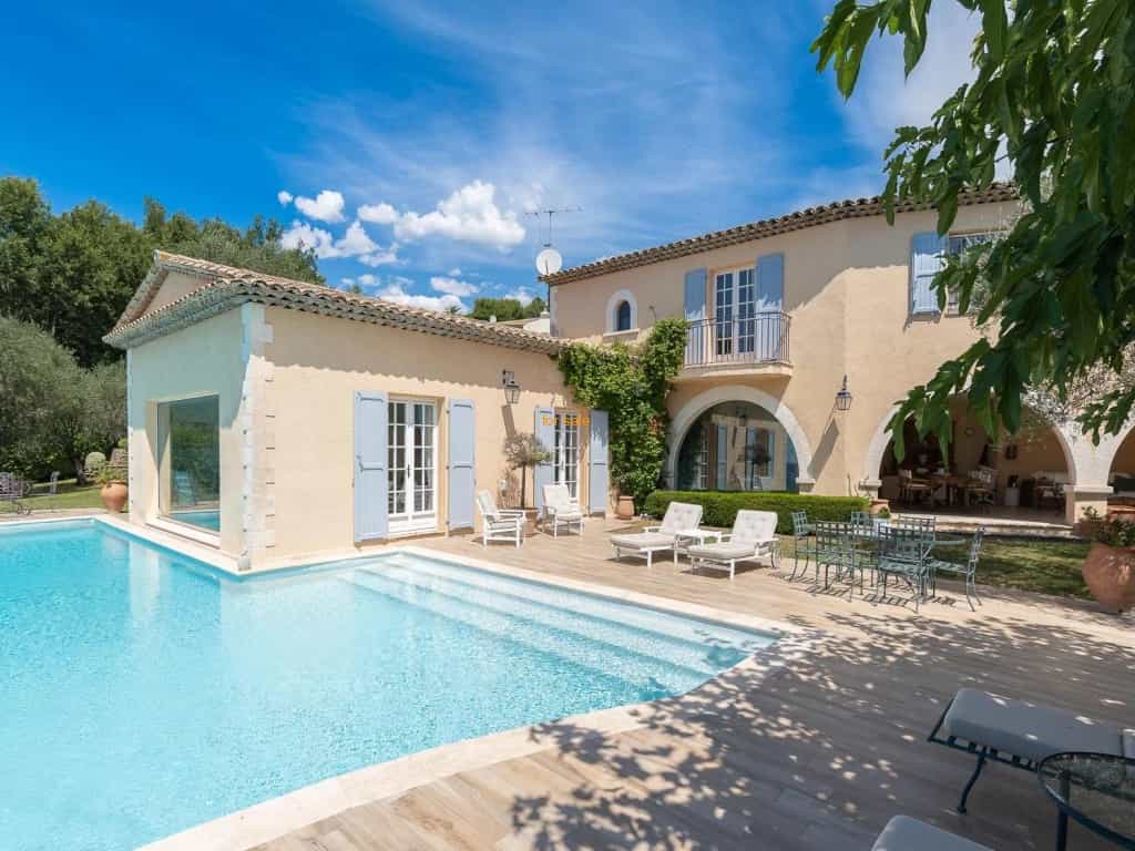 Huis in Chateauneuf-Grasse, Provence-Alpes-Côte d'Azur 10030292