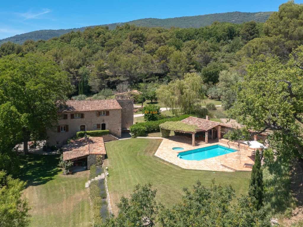 Hus i Seillans, Provence-Alpes-Cote d'Azur 10030298