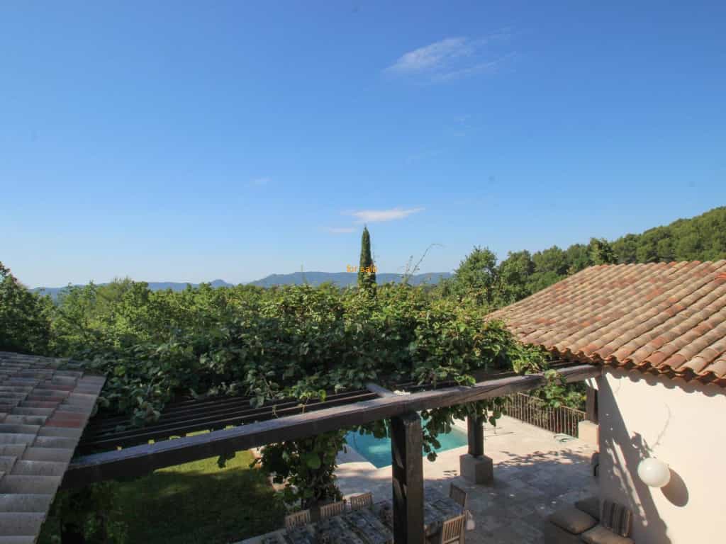 Hus i Seillans, Provence-Alpes-Cote d'Azur 10030300