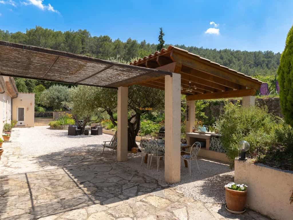 casa en Correns, Provence-Alpes-Cote d'Azur 10030302