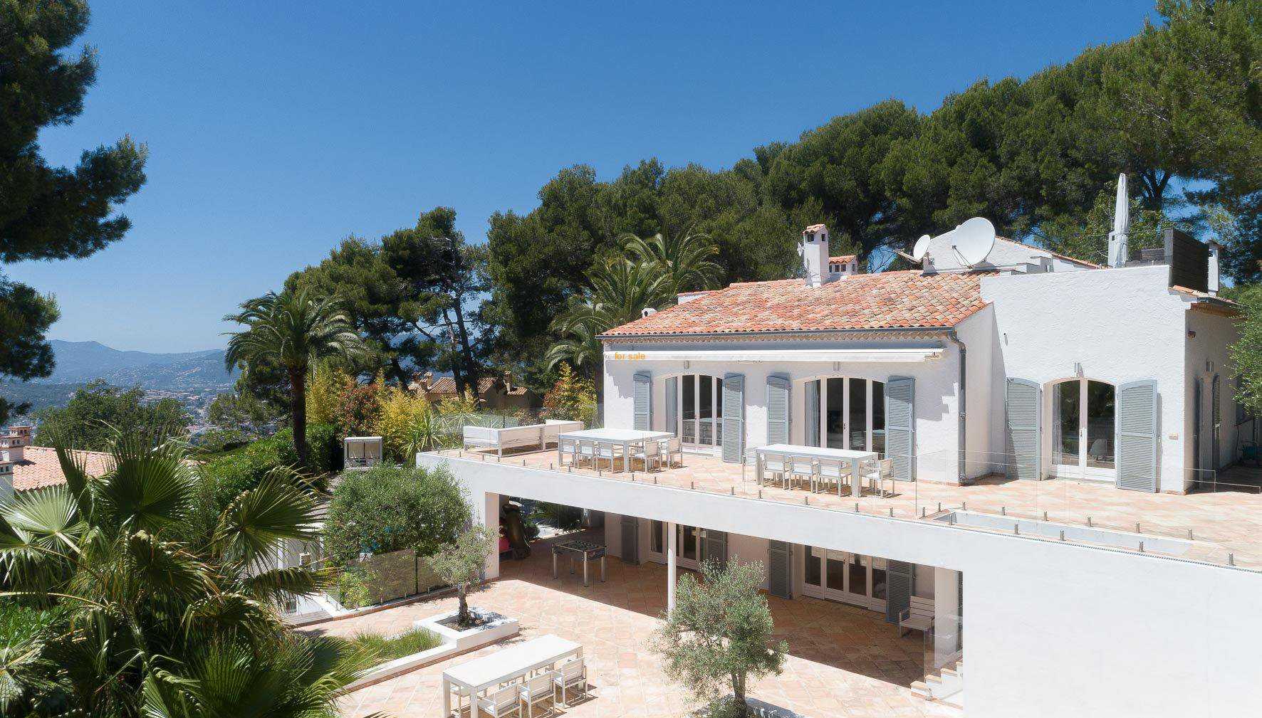 House in Cannes, Provence-Alpes-Cote d'Azur 10030310