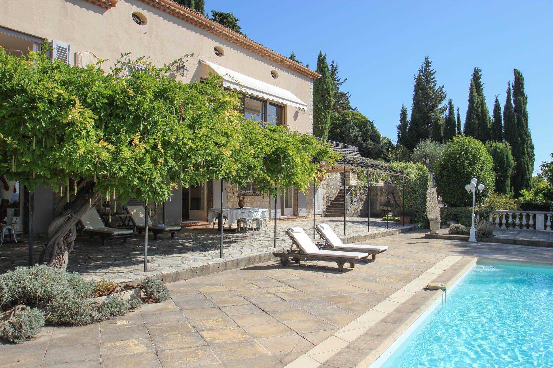 Huis in Montauroux, Provence-Alpes-Cote d'Azur 10030328