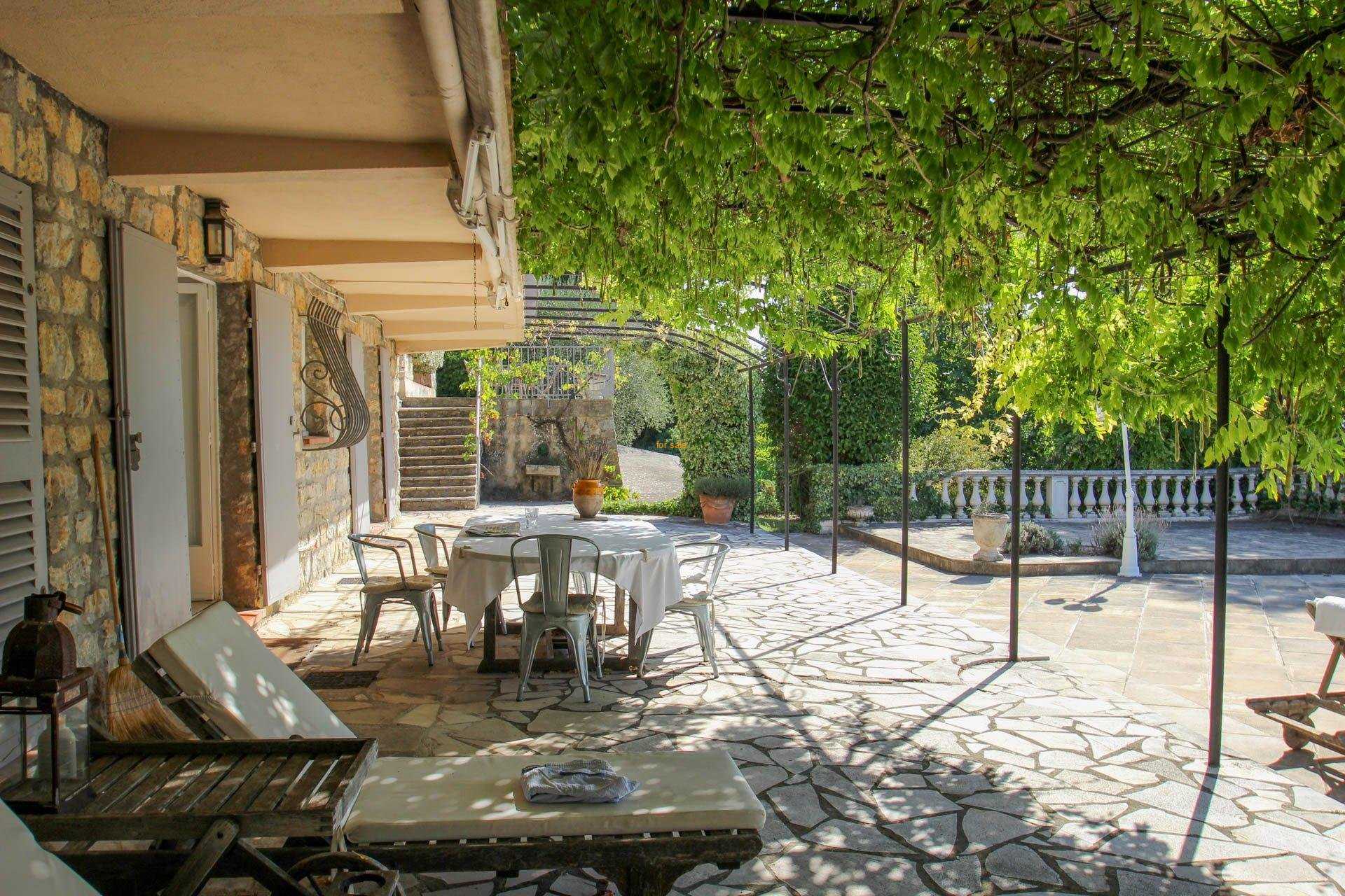 房子 在 Montauroux, Provence-Alpes-Cote d'Azur 10030328