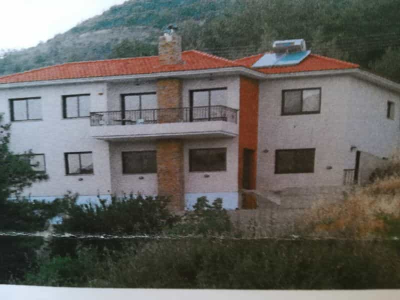 House in Soularavia, Lemesos 10030471