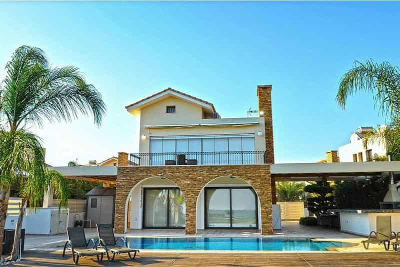 房子 在 Ayia Thekla, Famagusta 10030640