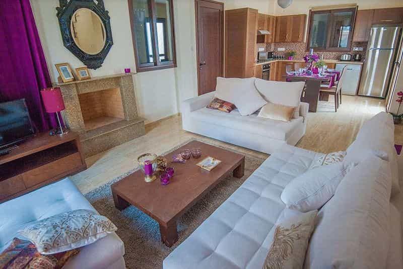 Dom w Ayia Thekla, Famagusta 10030640