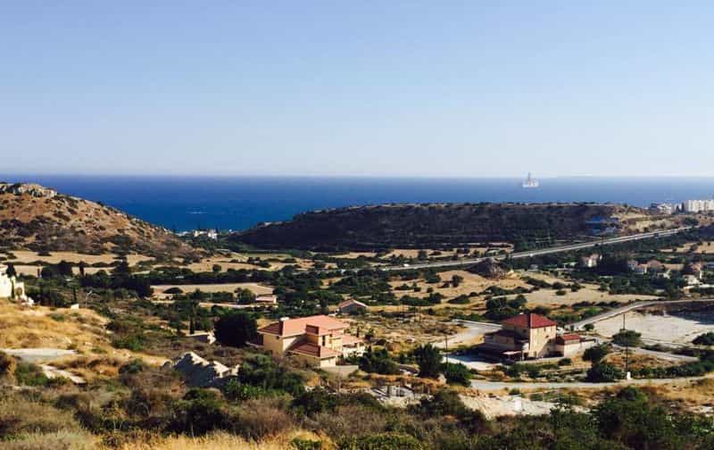 Terre dans Agios Tychon, Larnaka 10030655