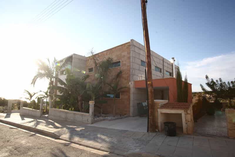 House in Kamares Village, Paphos 10030675
