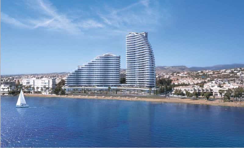 Condominium in Agios Tychon, Larnaka 10030730