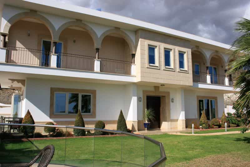 casa en Pano Lefkara, Larnaka 10030754